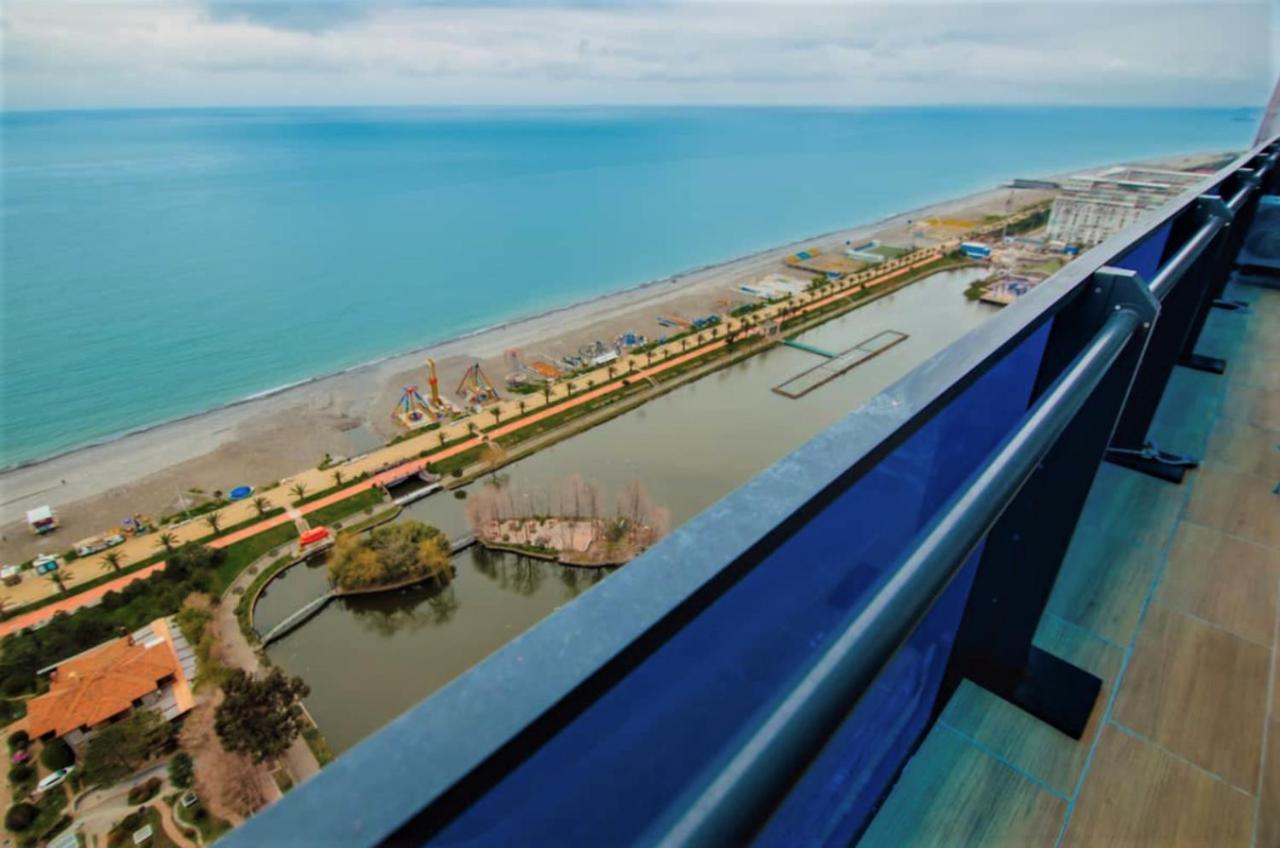 Sea Side Aparthotel In Orbi Complex Batumi Esterno foto