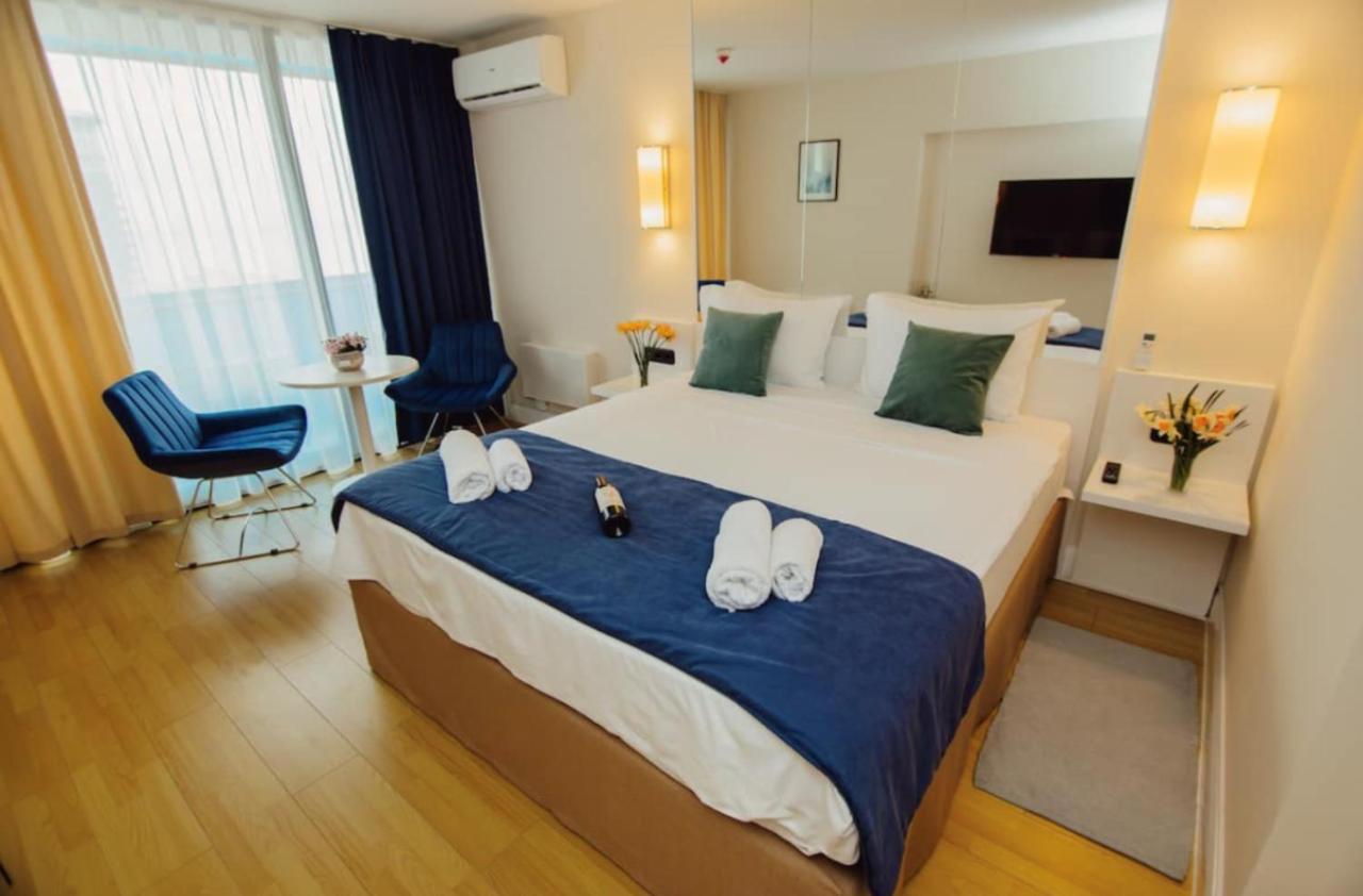 Sea Side Aparthotel In Orbi Complex Batumi Esterno foto
