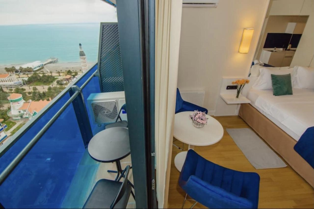 Sea Side Aparthotel In Orbi Complex Batumi Esterno foto