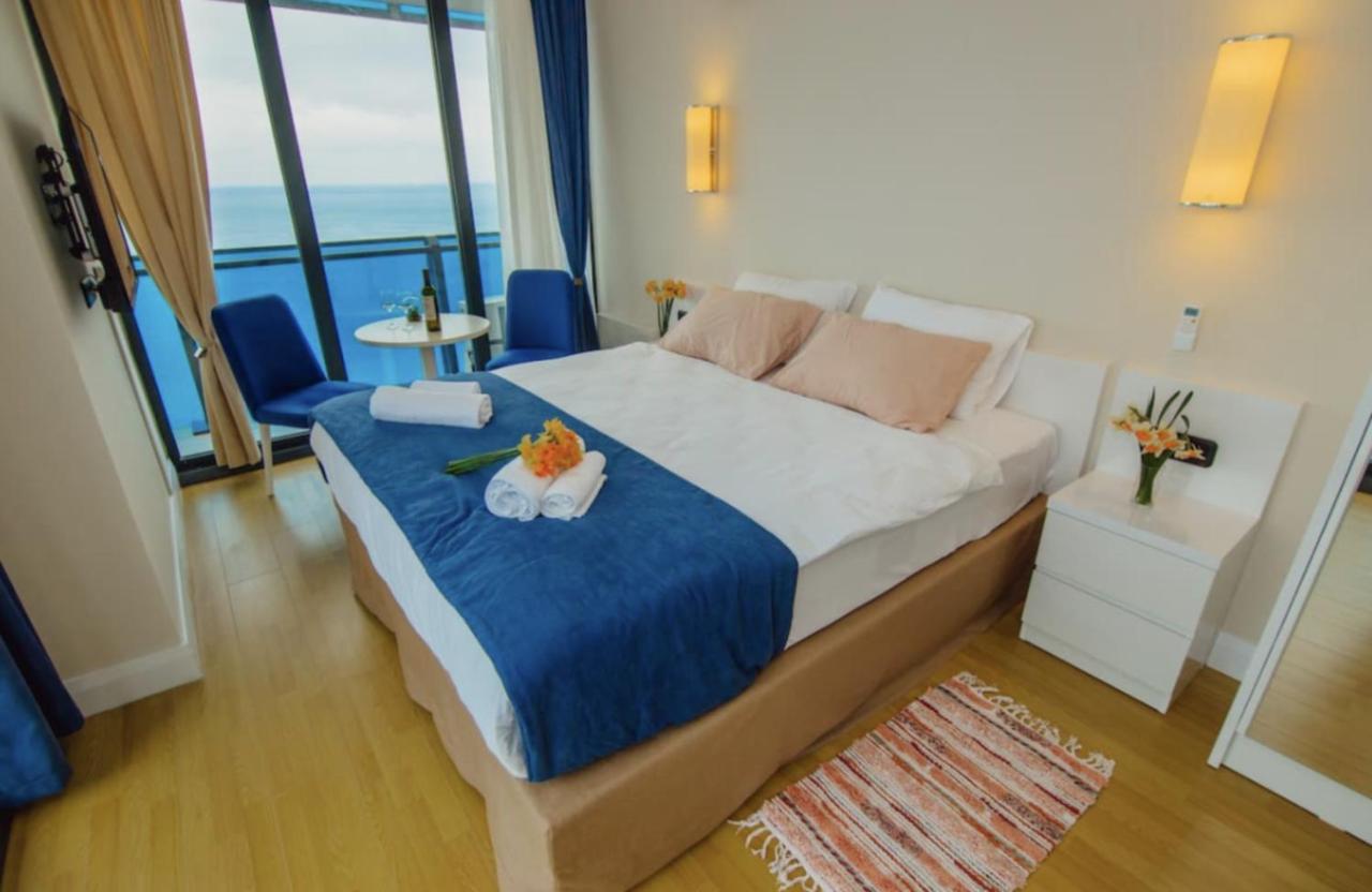 Sea Side Aparthotel In Orbi Complex Batumi Esterno foto